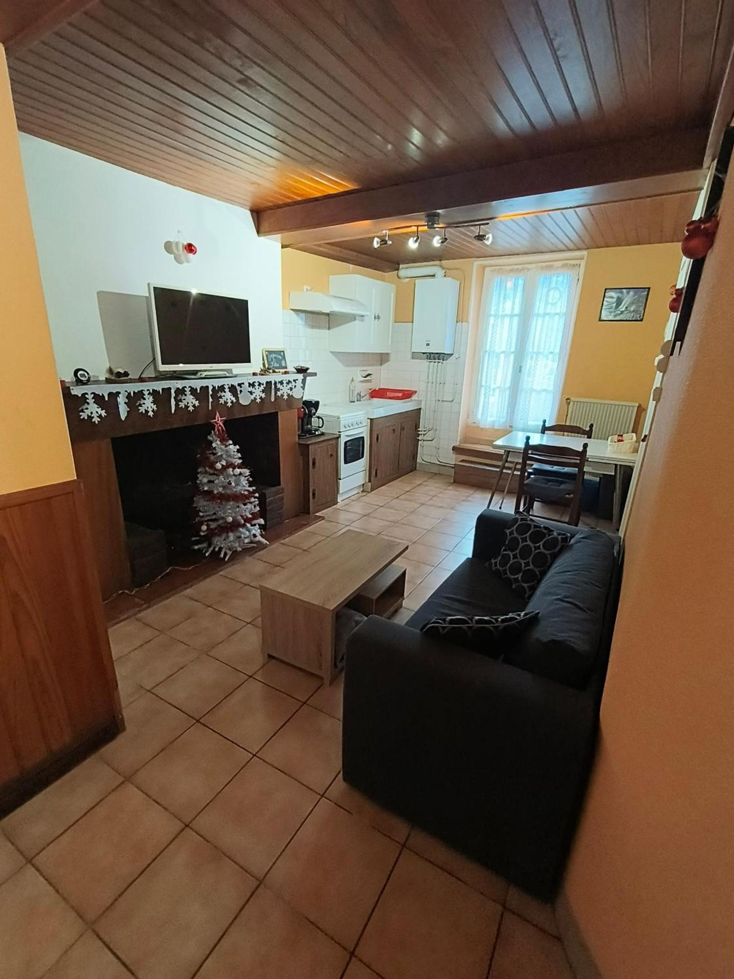 Appartement Plein Sud Au Rdc Avec Terrasse Et Parking Bagnères-de-Bigorre Dış mekan fotoğraf